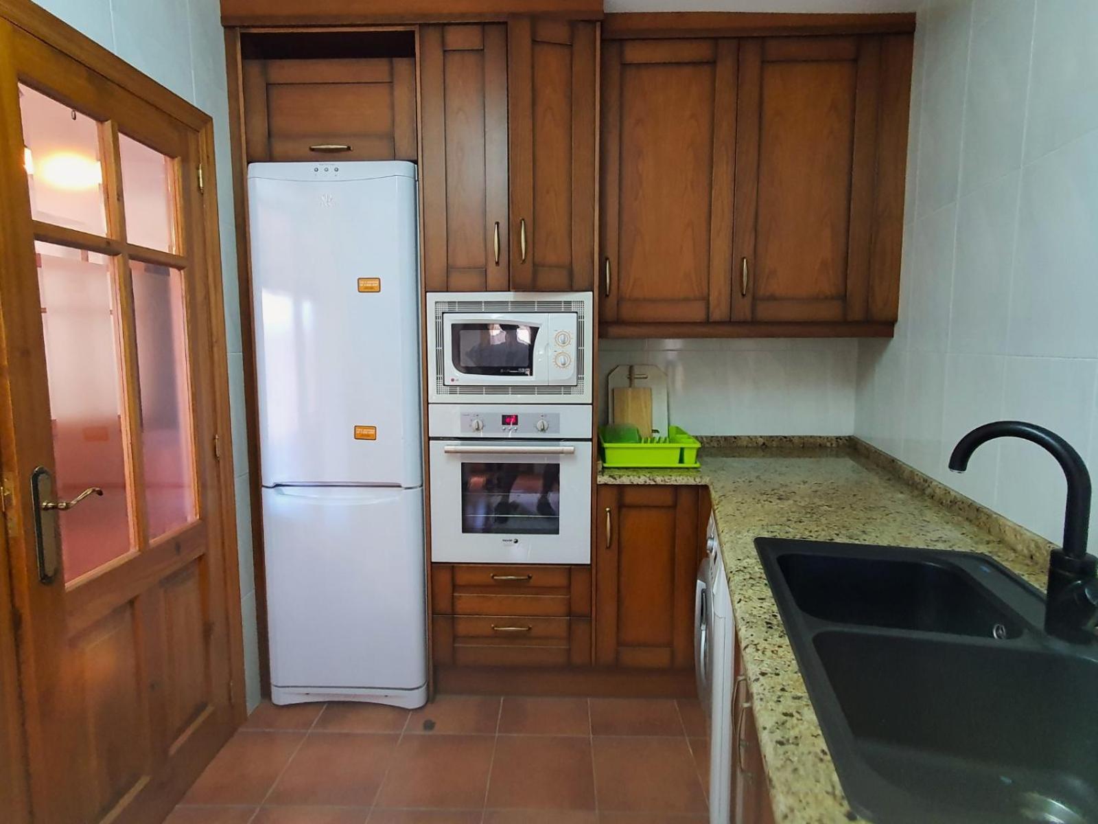 Apartamentos El Portal โมรา เด รูเบียรอส ภายนอก รูปภาพ