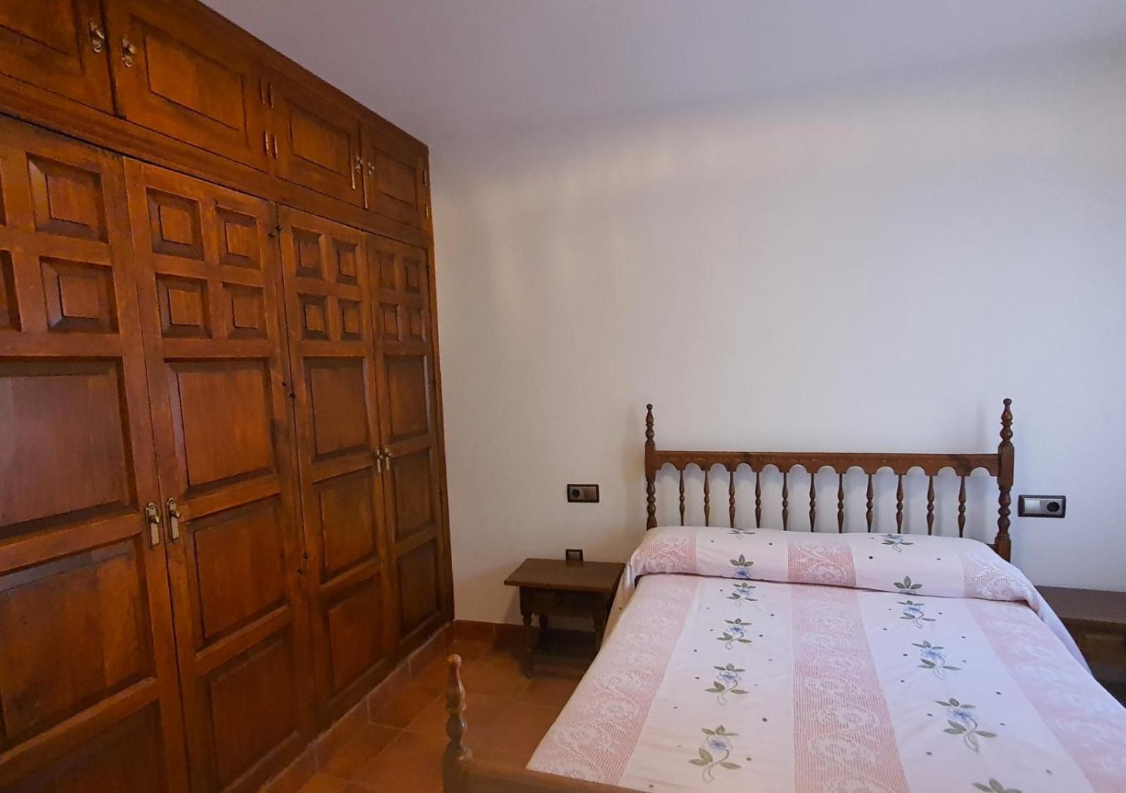 Apartamentos El Portal โมรา เด รูเบียรอส ภายนอก รูปภาพ